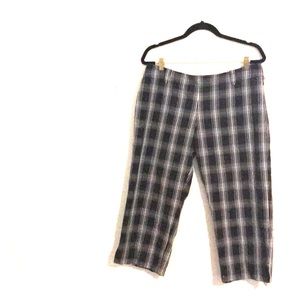 White House black market, size 12 capris